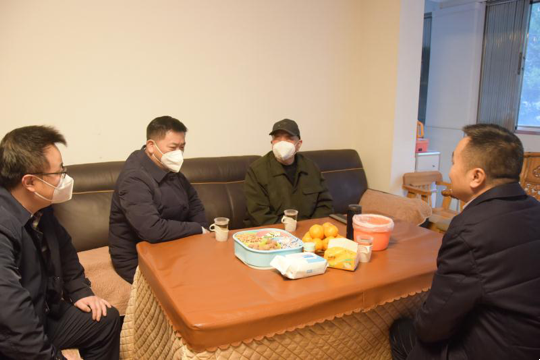 暖暖新春意，365bet手机投注网址_365彩票app下载2020_英国365客服检察机关开展节前走访慰问活动